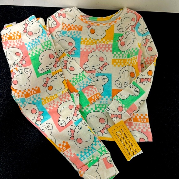Peppa pig pajamas - Picture 1 of 2